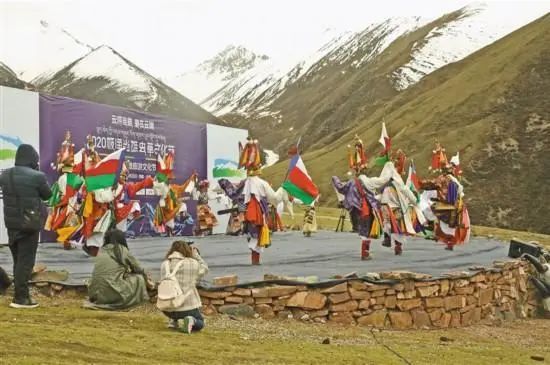 圖片關鍵詞 https://mmbiz.qpic.cn/mmbiz_jpg/OnRbAd1HL46UNKFibMcWGQpUNc4vQicRXnibicV6daz2KWkNDe5DwKCjCiblZrfD8WblB7evN2w5ddfJKRVWRmYkZCg/640?wx_fmt=jpeg