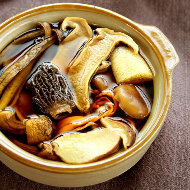 圖片關(guān)鍵詞 國(guó)家蘑菇地理:中國(guó)哪里的蘑菇最好吃?