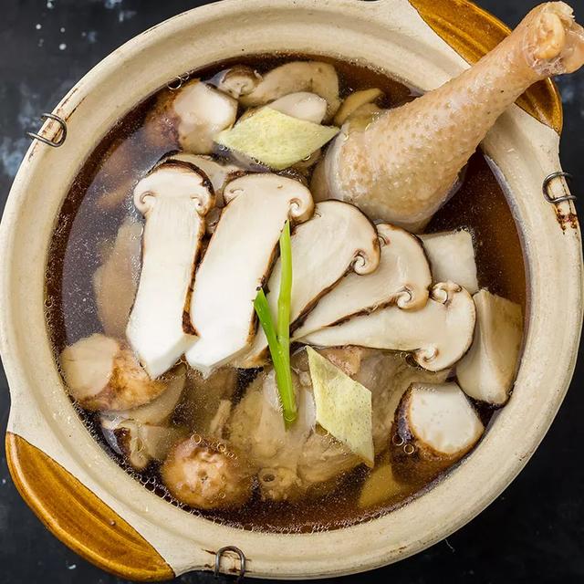 圖片關(guān)鍵詞 國(guó)家蘑菇地理:中國(guó)哪里的蘑菇最好吃?